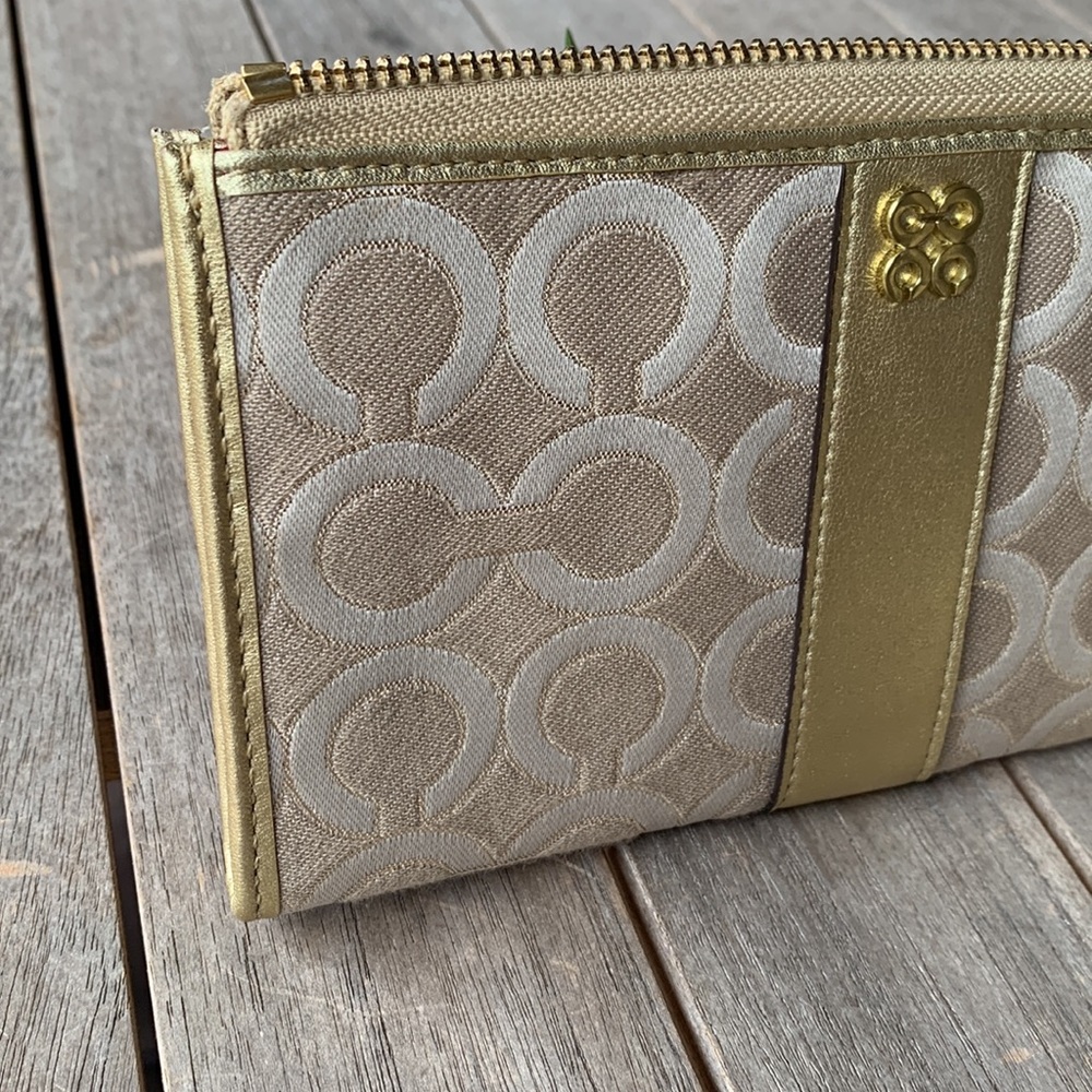 Coach Julia Op Art Zippy wristlet - Picture 3 of 15